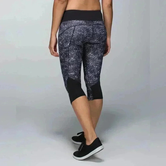 Lululemon Hop To It Crop *Full-On Luxtreme size 6 - Picture 2 of 15